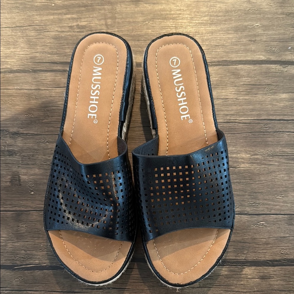 Musshoe Black Women's Slide Sandals